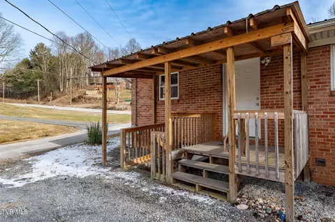 1253 Highway 321 Hampton Tn 37658, Hampton, TN 37658 photo 15