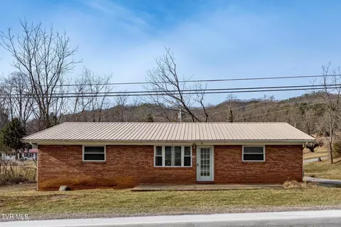 1253 Highway 321 Hampton Tn 37658, Hampton, TN 37658 photo 3