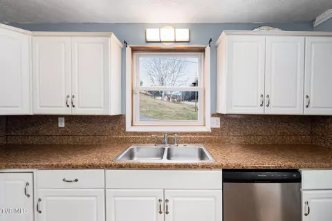 1253 Highway 321 Hampton Tn 37658, Hampton, TN 37658 photo 32