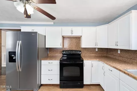 1253 Highway 321 Hampton Tn 37658, Hampton, TN 37658 photo 33