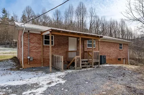 1253 Highway 321 Hampton Tn 37658, Hampton, TN 37658 photo 14