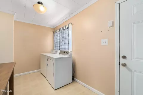 1253 Highway 321 Hampton Tn 37658, Hampton, TN 37658 photo 37