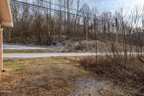 1253 Highway 321 Hampton Tn 37658, Hampton, TN 37658 photo 9