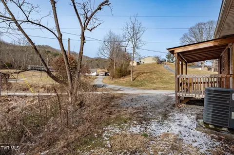1253 Highway 321 Hampton Tn 37658, Hampton, TN 37658 photo 18