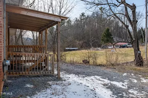 1253 Highway 321 Hampton Tn 37658, Hampton, TN 37658 photo 13
