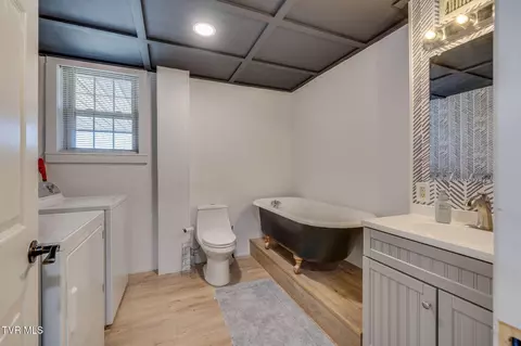 Bath - 204 Luttrell Street Erwin Tn 37650, Erwin, TN 37650 photo 4 of 4