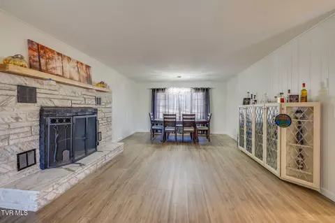 Dining - 204 Luttrell Street Erwin Tn 37650, Erwin, TN 37650 photo 5 of 6