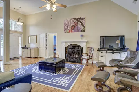 Living - 194 Sunset Meadows Court Gray Tn 37615, Gray, TN 37615 photo 3 of 3