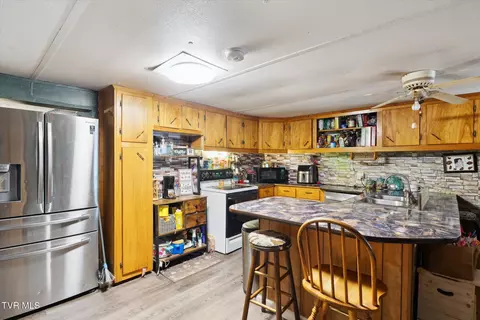 Kitchen - 102 Tolley Lane Erwin Tn 37650, Erwin, TN 37650 photo 3 of 8