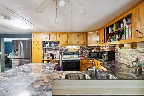 Kitchen - 102 Tolley Lane Erwin Tn 37650, Erwin, TN 37650 photo 2 of 8