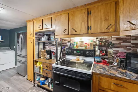Kitchen - 102 Tolley Lane Erwin Tn 37650, Erwin, TN 37650 photo 7 of 8