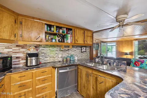Kitchen - 102 Tolley Lane Erwin Tn 37650, Erwin, TN 37650 photo 6 of 8