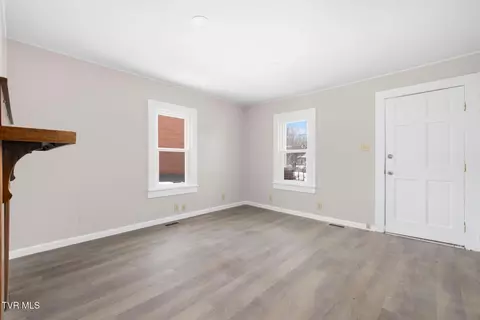 Living - 457 E Bernard Avenue Greeneville Tn 37745, Greeneville, TN 37745 photo 3 of 3