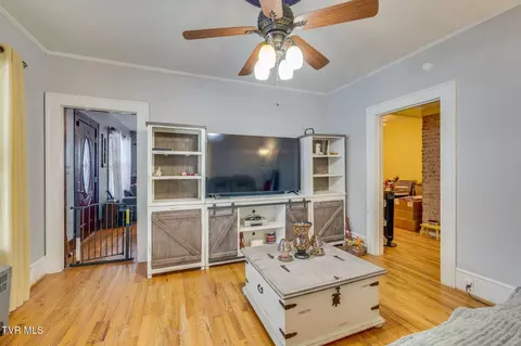 Living - 222 2nd Street Erwin Tn 37650, Erwin, TN 37650 photo 3 of 4