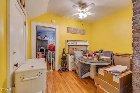 Dining - 222 2nd Street Erwin Tn 37650, Erwin, TN 37650 photo 1 of 2