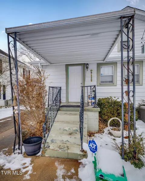 Exterior - 222 2nd Street Erwin Tn 37650, Erwin, TN 37650 photo 4 of 7