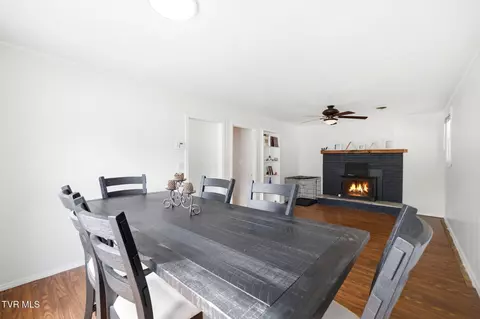 Dining - 419 N Mohawk Drive Erwin Tn 37650, Erwin, TN 37650 photo 6 of 6