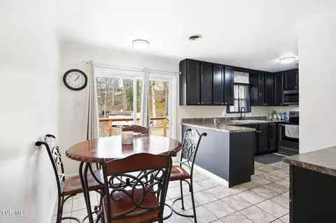 Dining - 419 N Mohawk Drive Erwin Tn 37650, Erwin, TN 37650 photo 1 of 6