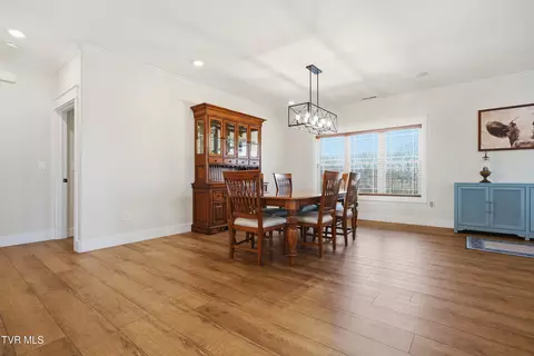 Dining - 301 Painter Road Fall Branch Tn 37656, Fall Branch, TN 37656 photo 3 of 3