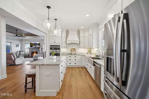 Kitchen - 301 Painter Road Fall Branch Tn 37656, Fall Branch, TN 37656 photo 2 of 3