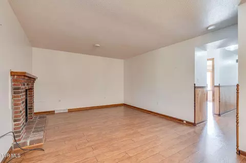 Living - 1175 Pebble Drive 1175 Bristol Va 24201, Bristol, VA 24201 photo 1 of 4