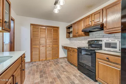 Kitchen - 1175 Pebble Drive 1175 Bristol Va 24201, Bristol, VA 24201 photo 2 of 3