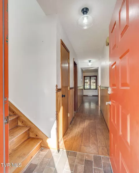 Entry Way - 1175 Pebble Drive 1175 Bristol Va 24201, Bristol, VA 24201 photo 1 of 2