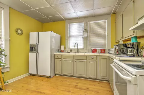 Kitchen - 1605 W Mary Street Bristol Va 24201, Bristol, VA 24201 photo 2 of 3