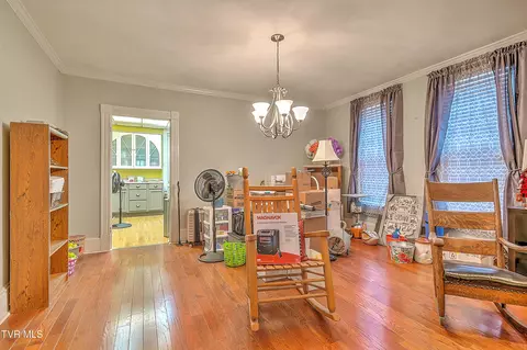 Dining - 1605 W Mary Street Bristol Va 24201, Bristol, VA 24201 photo 1 of 2