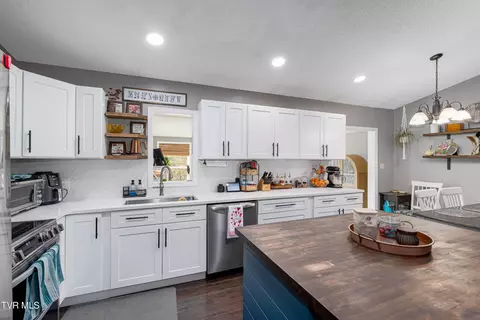 Kitchen - 125 Rosebud Lane Gray Tn 37615, Gray, TN 37615 photo 3 of 3