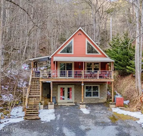 139 Charlie Harrell Lane Hampton Tn 37658, Hampton, TN 37658
