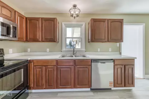 Kitchen - 1140 Foxcroft Road Bristol Va 24201, Bristol, VA 24201 photo 2 of 3