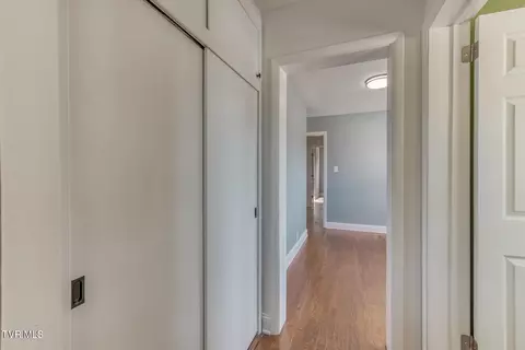 Entry Way - 1140 Foxcroft Road Bristol Va 24201, Bristol, VA 24201 photo 1 of 1