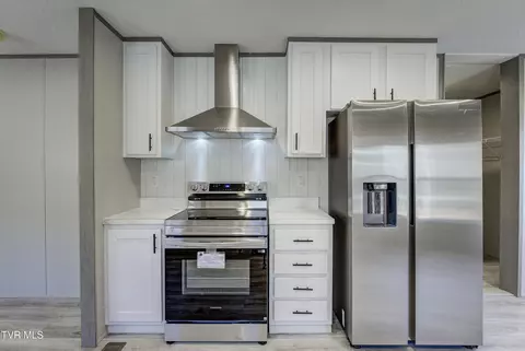 Kitchen - 206 Florida Avenue Erwin Tn 37650, Erwin, TN 37650 photo 4 of 6