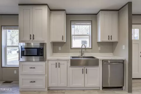 Kitchen - 206 Florida Avenue Erwin Tn 37650, Erwin, TN 37650 photo 3 of 6