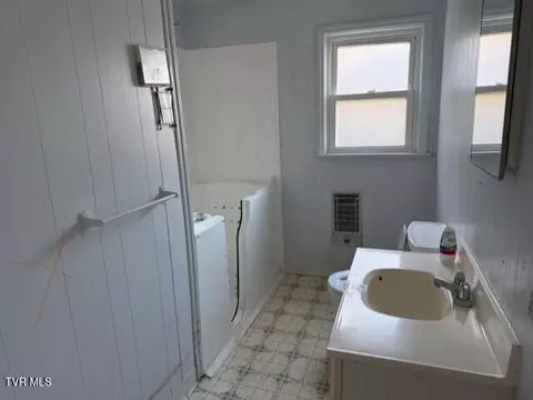 Bath - 1169 Valley Drive Bristol Va 24201, Bristol, VA 24201 photo 2 of 3
