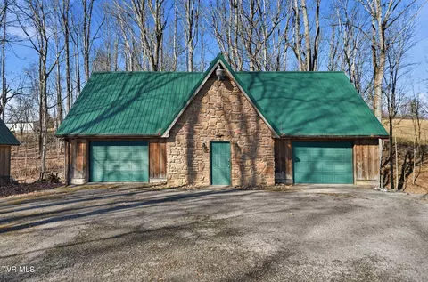 Exterior - 251 Forbes Street Cedar Bluff Va 24609, Cedar Bluff, VA 24609 photo 4 of 8