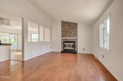 Living - 211 Sunny Hill Court Fall Branch Tn 37656, Fall Branch, TN 37656 photo 1 of 5