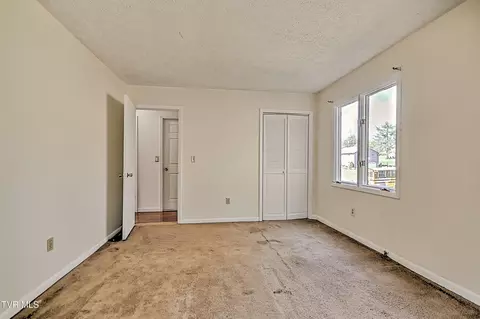 Bedroom - 211 Sunny Hill Court Fall Branch Tn 37656, Fall Branch, TN 37656 photo 4 of 10