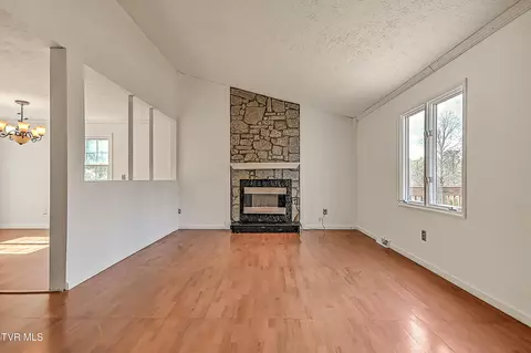 Living - 211 Sunny Hill Court Fall Branch Tn 37656, Fall Branch, TN 37656 photo 2 of 5