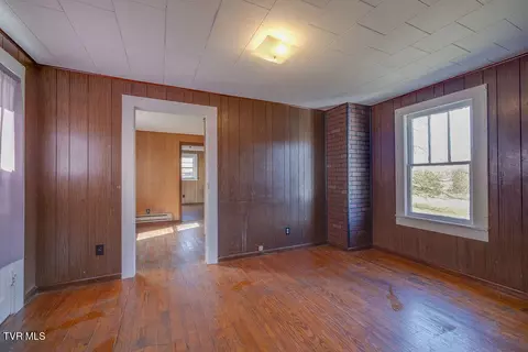 Living - 270 Roberts Lane Erwin Tn 37650, Erwin, TN 37650 photo 5 of 5
