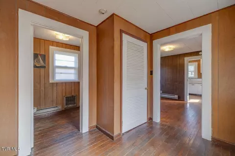 Entry Way - 270 Roberts Lane Erwin Tn 37650, Erwin, TN 37650 photo 1 of 1