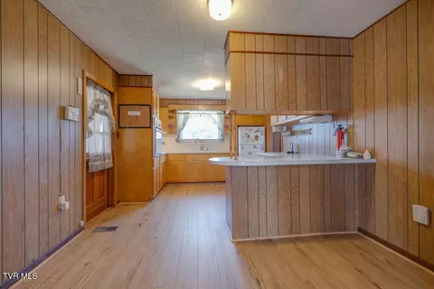 Kitchen - 270 Roberts Lane Erwin Tn 37650, Erwin, TN 37650 photo 1 of 6