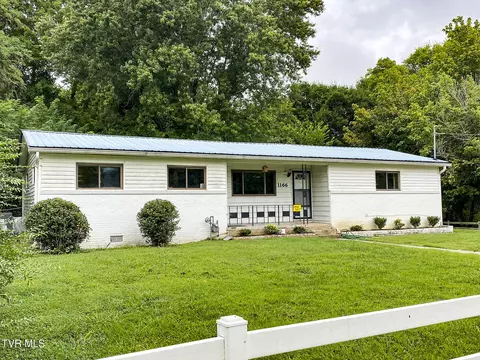 1166 Lake Drive Dandridge Tn 37725, Dandridge, TN 37725