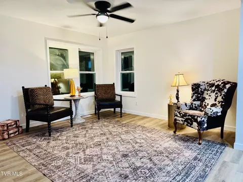 Living - 610 Washington Street Erwin Tn 37650, Erwin, TN 37650 photo 2 of 3