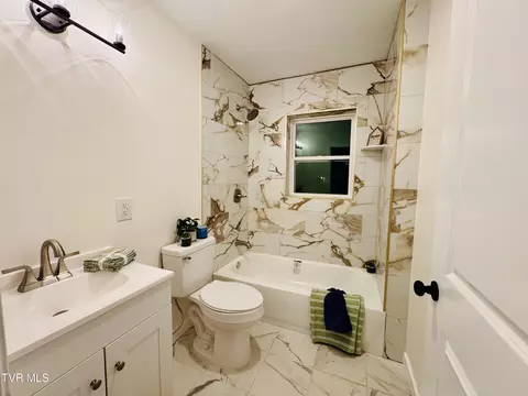 Bath - 610 Washington Street Erwin Tn 37650, Erwin, TN 37650 photo 1 of 5