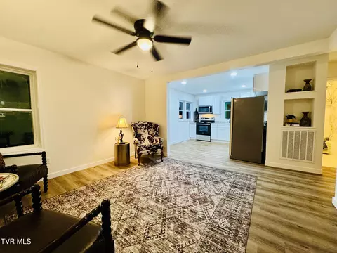Living - 610 Washington Street Erwin Tn 37650, Erwin, TN 37650 photo 1 of 3