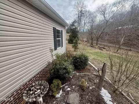 Exterior - 219 Ridge Road Eidson Tn 37731, Eidson, TN 37731 photo 6 of 26