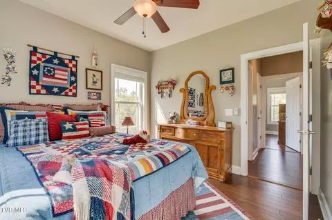 Bedroom - 399 Carson Creek Road Limestone Tn 37681, Limestone, TN 37681 photo 5 of 7