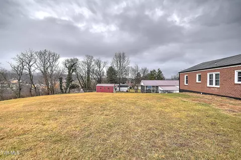 Exterior - 206 E Central Bristol Tn 37620, Bristol, TN 37620 photo 1 of 4